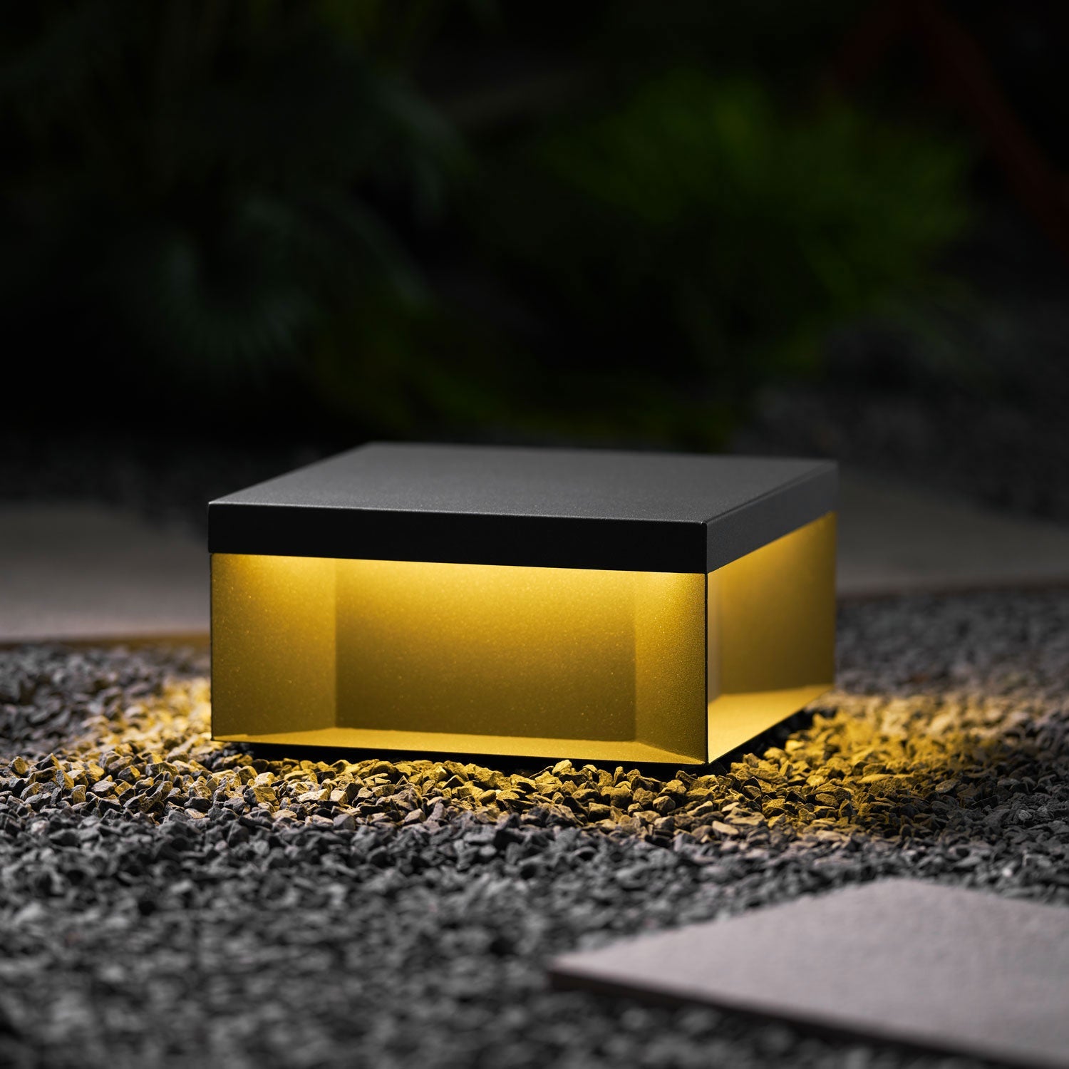 Borne de jardin LED en métal sablé – imperméable IP65, filaire ou solaire