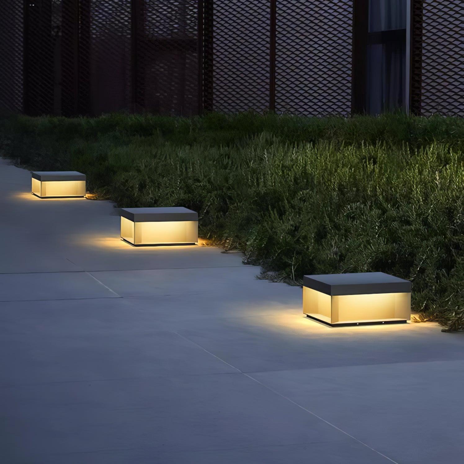Borne de jardin LED en métal sablé – imperméable IP65, filaire ou solaire