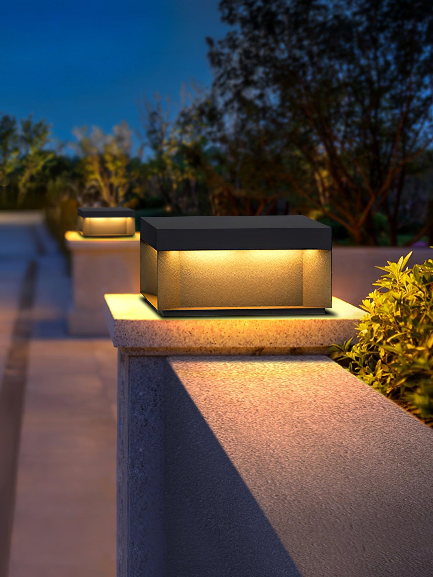 Borne de jardin LED en métal sablé – imperméable IP65, filaire ou solaire