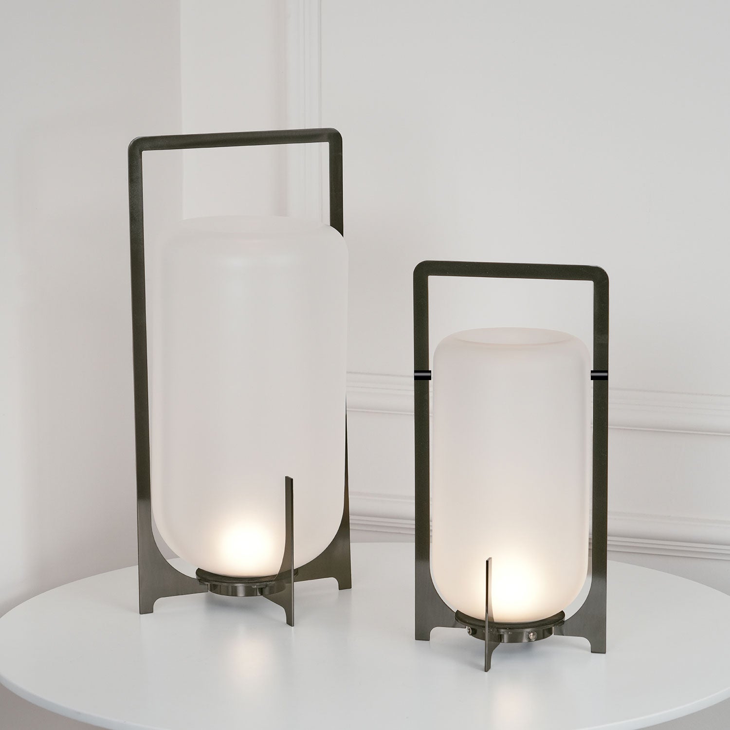 Lampe de table lanterne en inox – allumage automatique crépusculaire