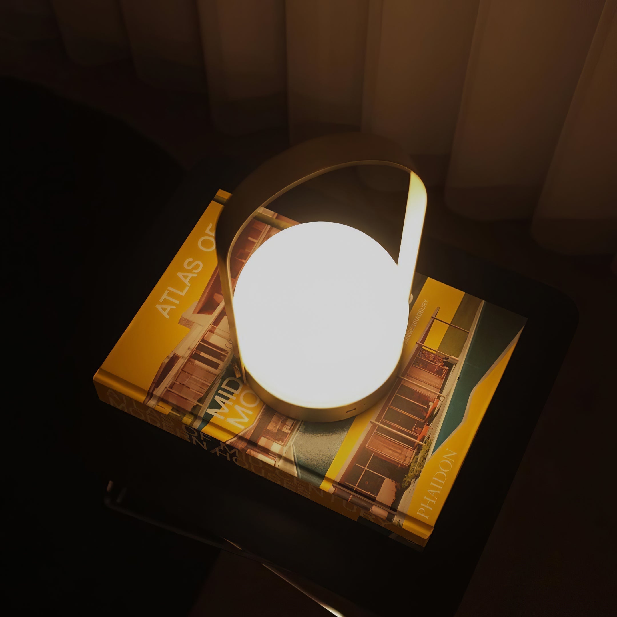 Lampe de table rechargeable sans fil Carrie – lumière chaude, nomade