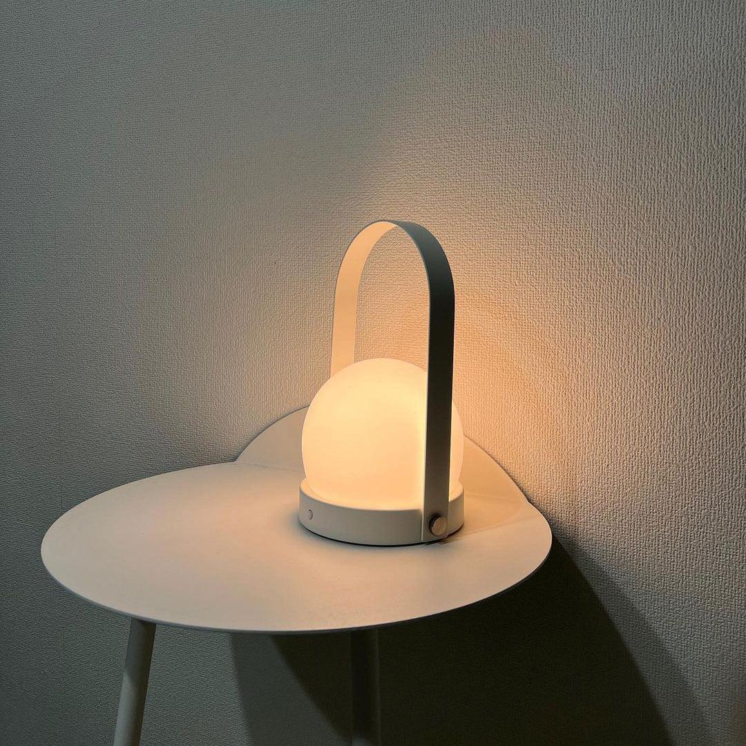 Lampe de table rechargeable sans fil Carrie – lumière chaude, nomade