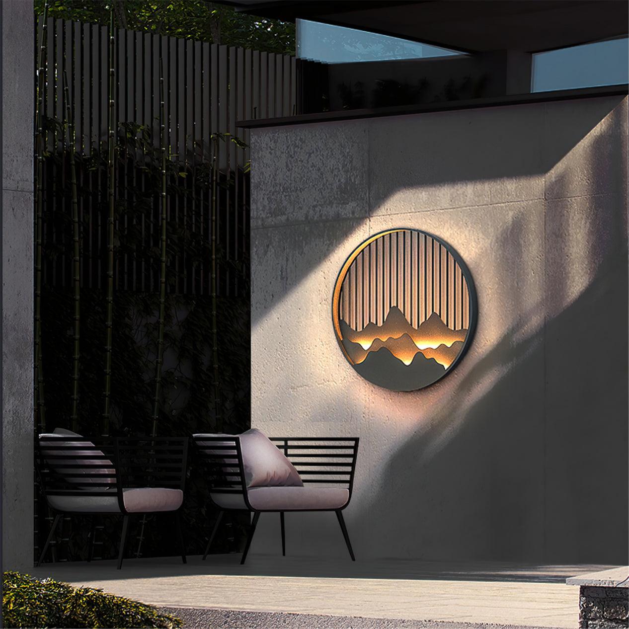 Applique murale extérieure motif montagne – cadre gris, design naturel