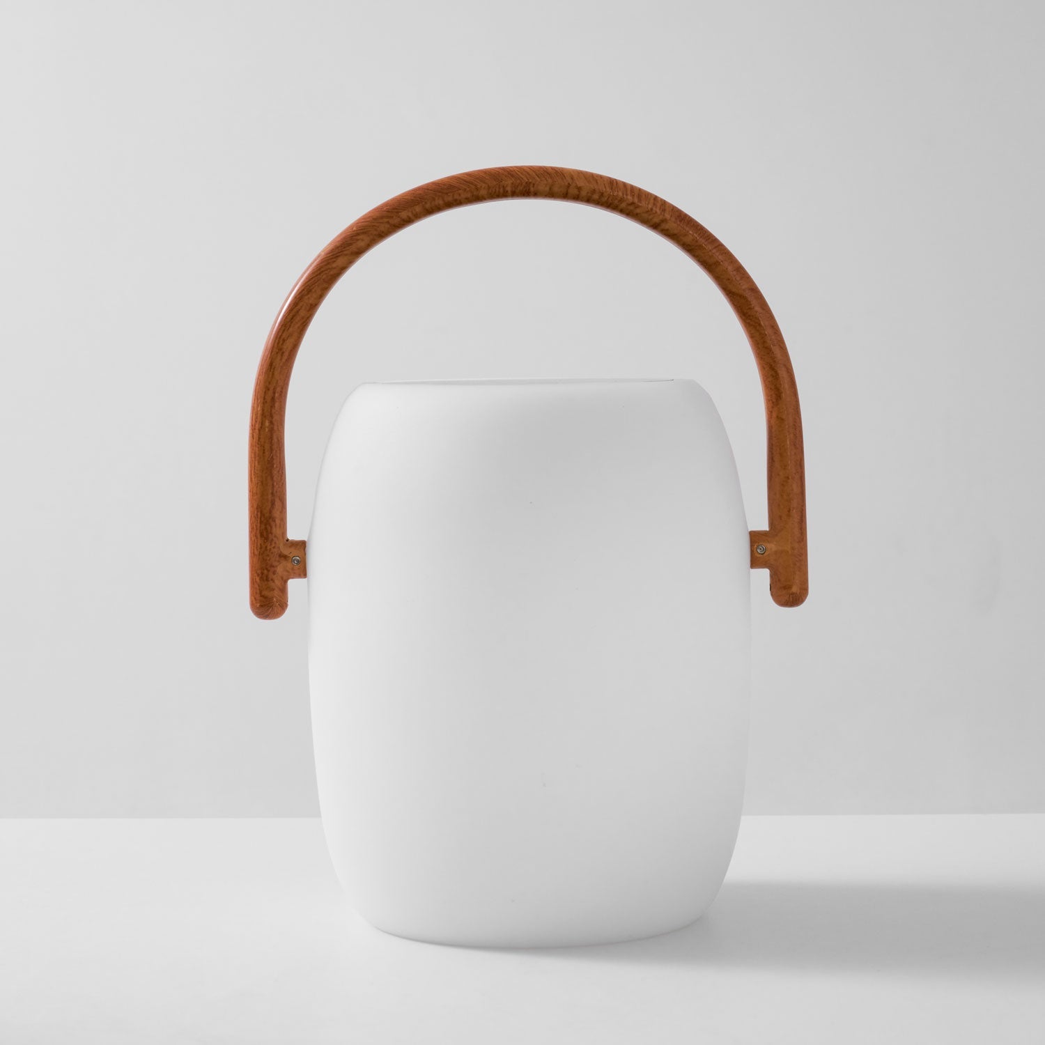 Lanterne solaire de jardin Noria – corps dépoli et poignée bois, portable