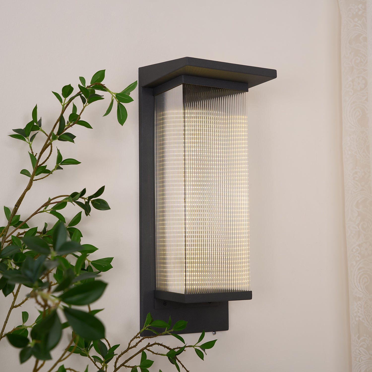 Applique murale solaire Oléron Box – design minimaliste français, sans câble