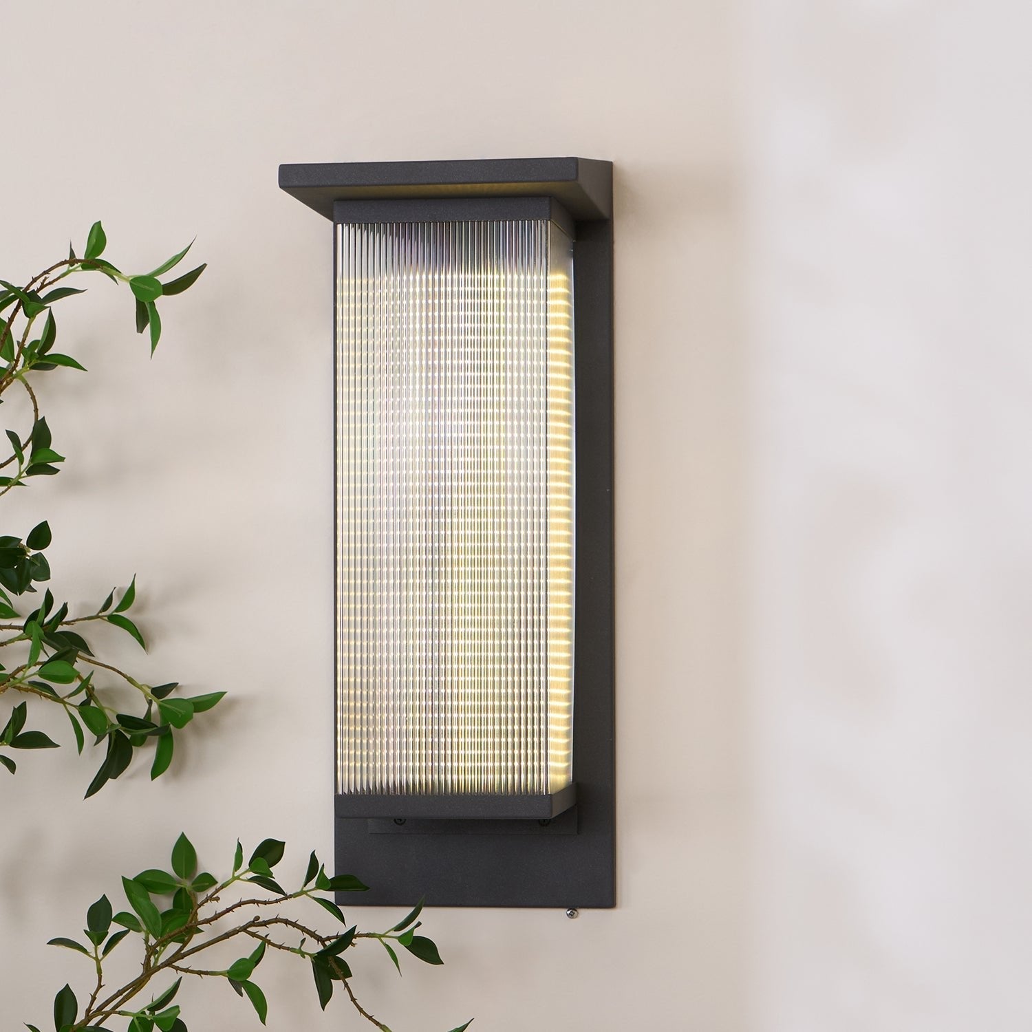 Applique murale solaire Oléron Box – design minimaliste français, sans câble