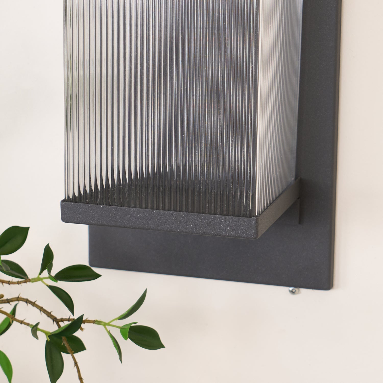 Applique murale solaire Oléron Box – design minimaliste français, sans câble