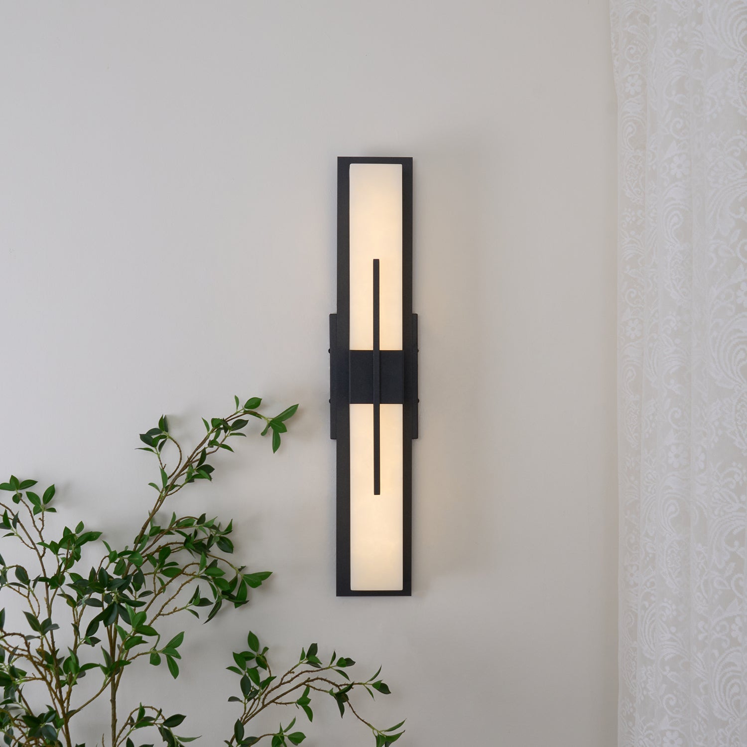 Applique murale extérieure en albâtre Possini – IP65, barre LED puissante