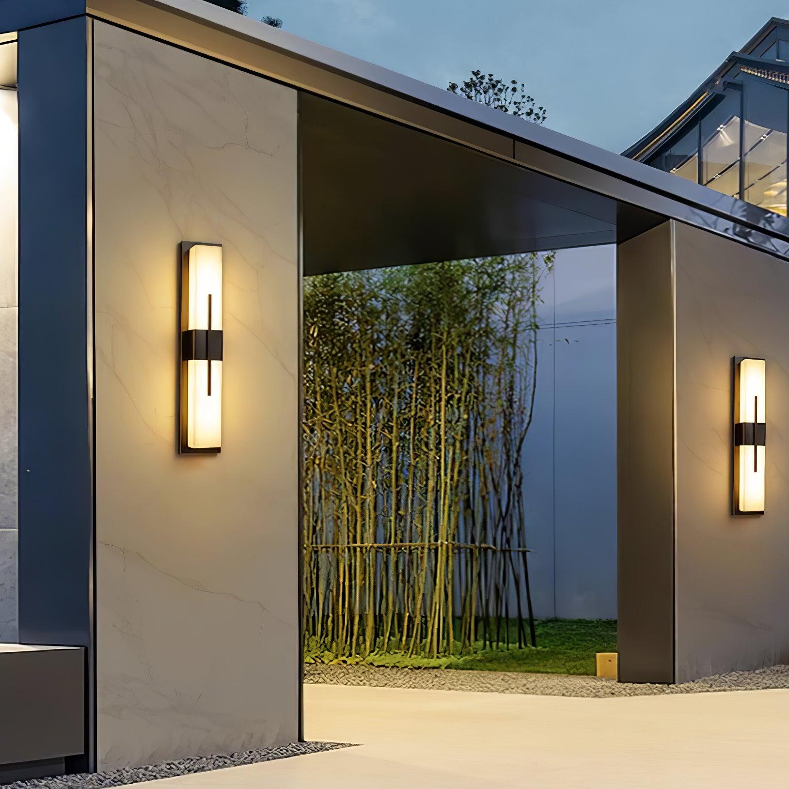 Applique murale extérieure en albâtre Possini – IP65, barre LED puissante