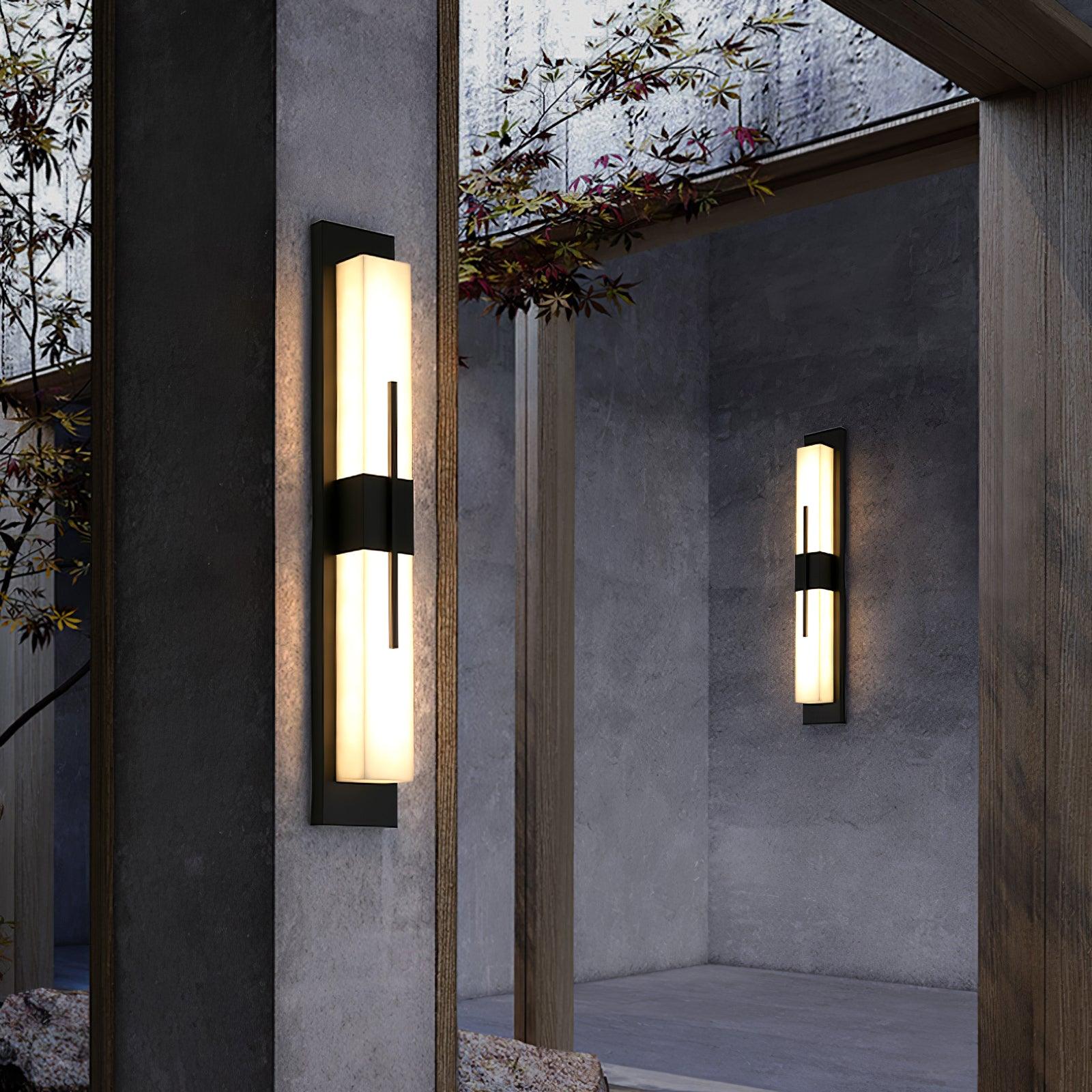 Applique murale extérieure en albâtre Possini – IP65, barre LED puissante