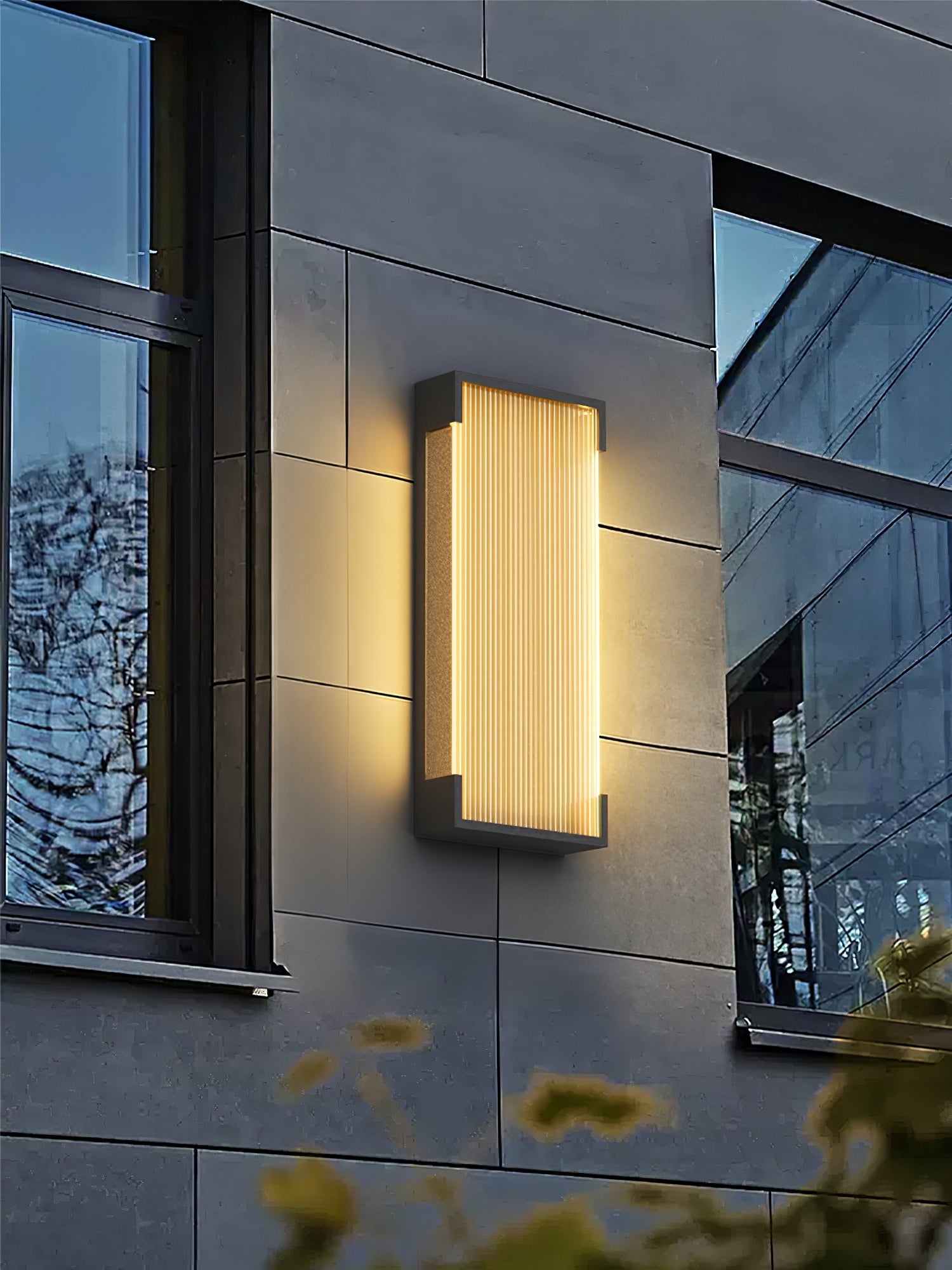 Applique murale extérieure rectangulaire LED – panneau PC strié, lumière chaude