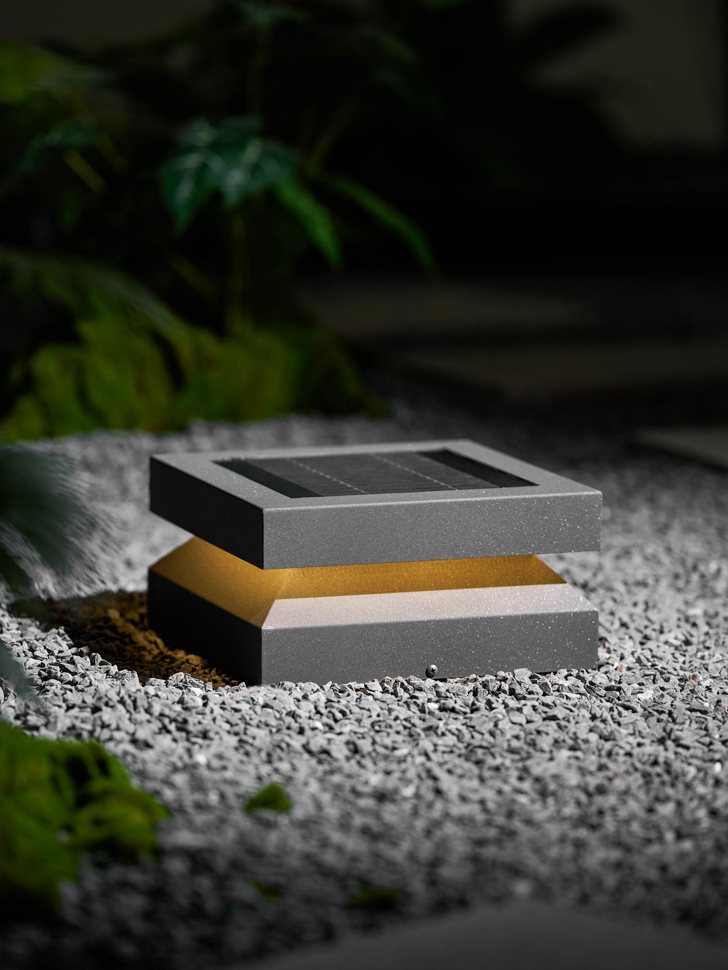 Borne extérieure LED carrée IP65 – résistante aux intempéries, jardin et allée
