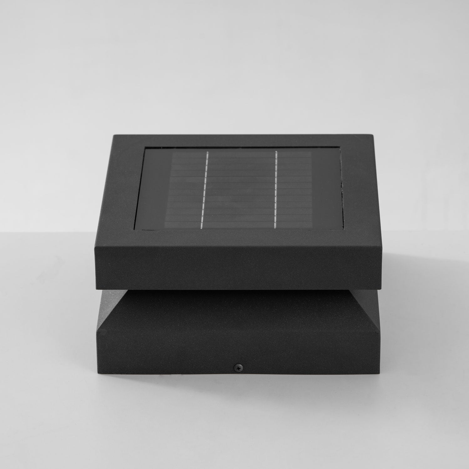 Borne extérieure LED carrée IP65 – résistante aux intempéries, jardin et allée