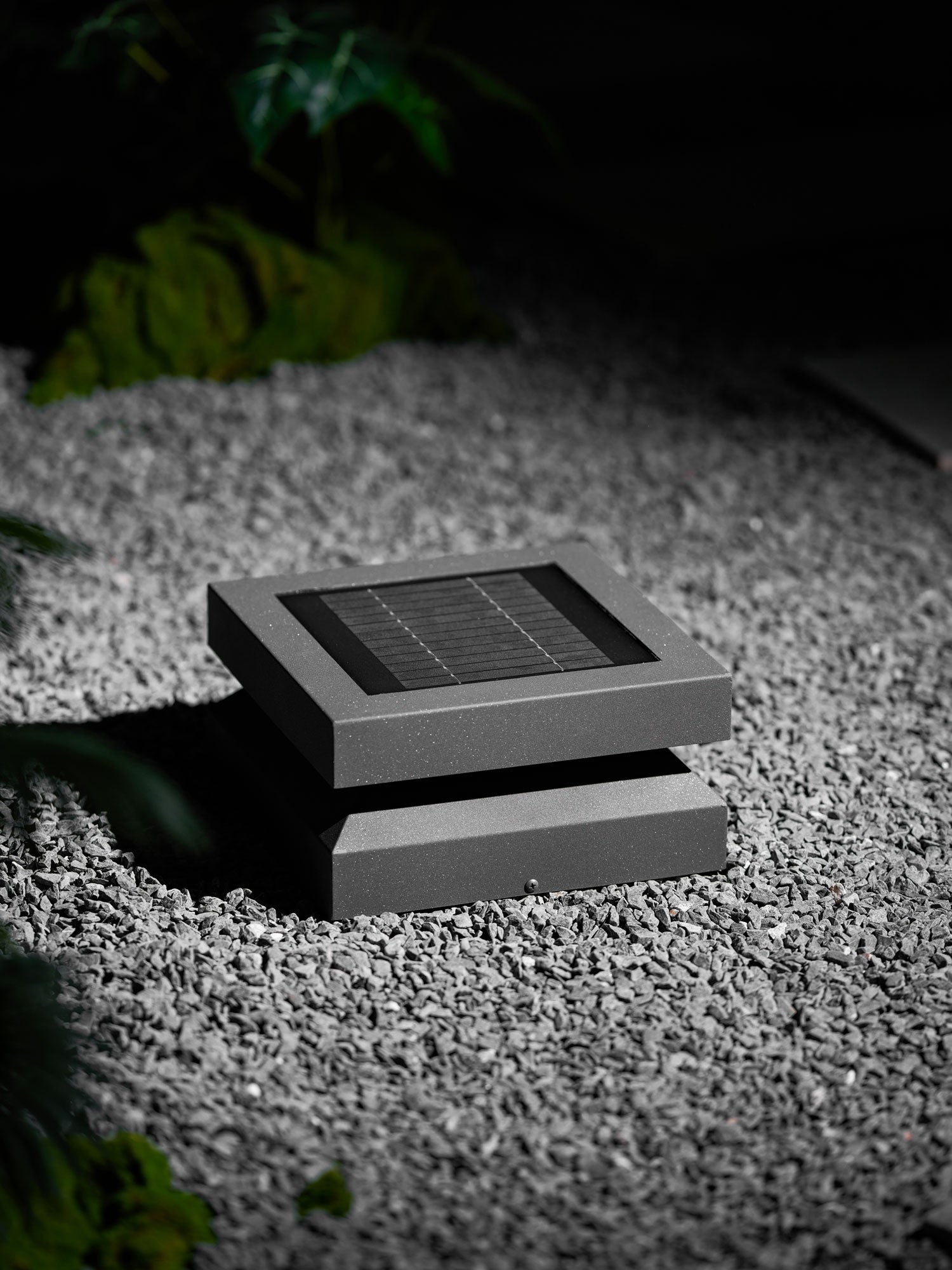 Borne extérieure LED carrée IP65 – résistante aux intempéries, jardin et allée
