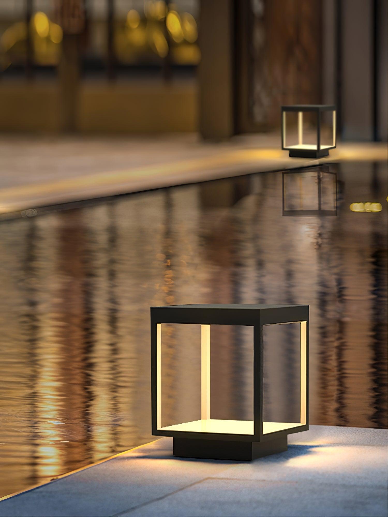 Borne extérieure LED cadre carré – ambiance chaleureuse jardin et terrasse