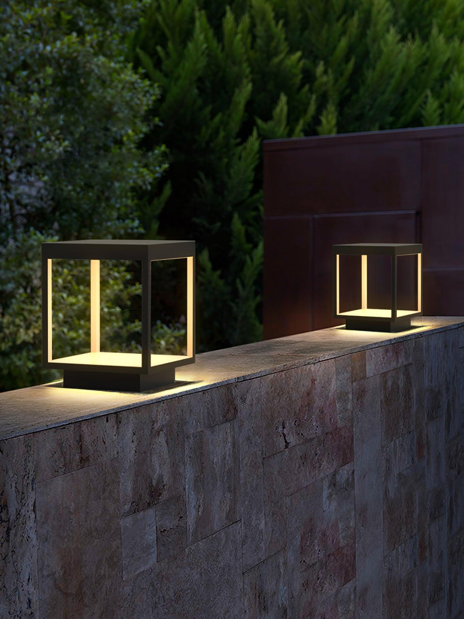 Borne extérieure LED cadre carré – ambiance chaleureuse jardin et terrasse