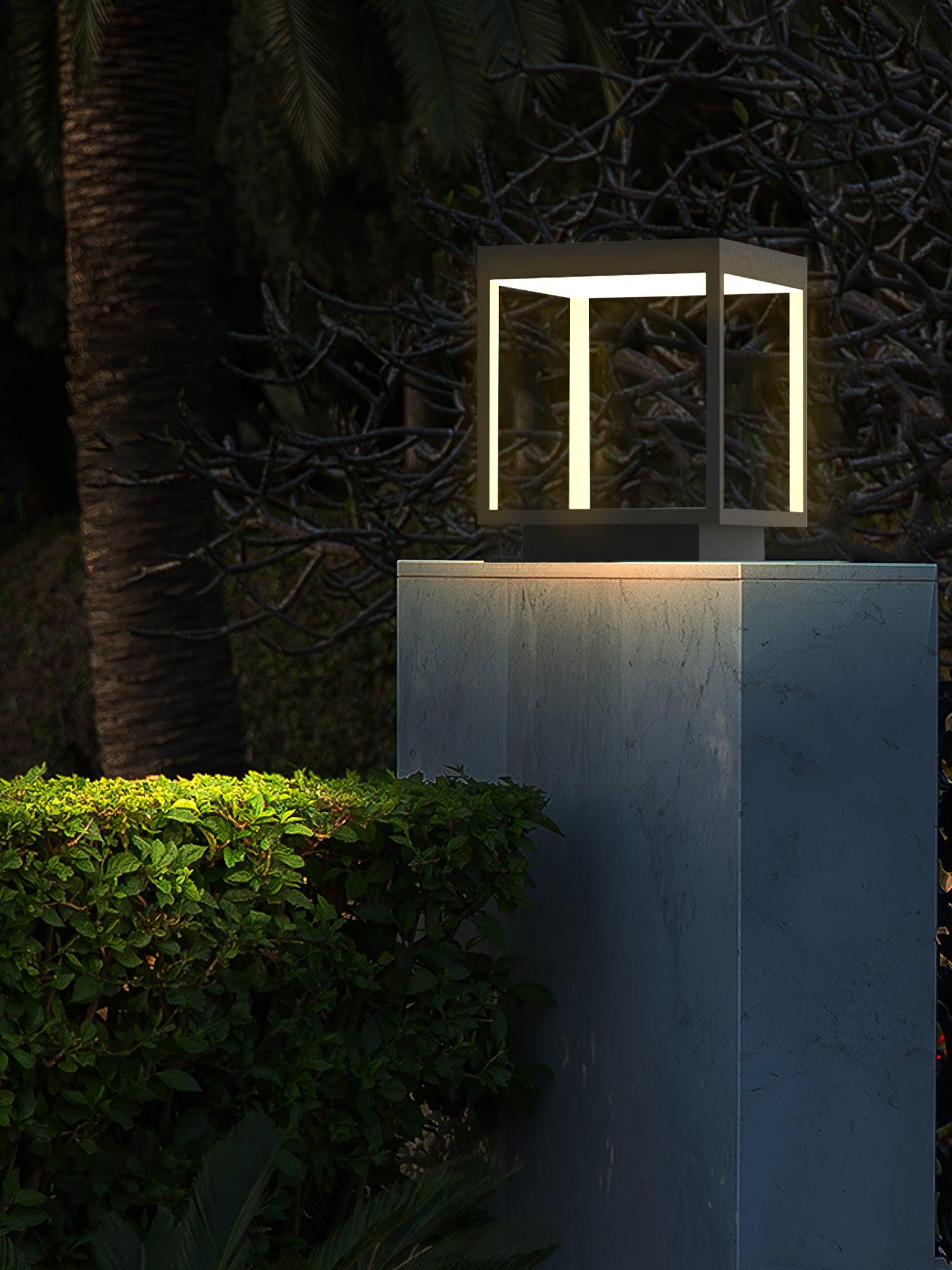 Borne extérieure LED cadre carré – ambiance chaleureuse jardin et terrasse