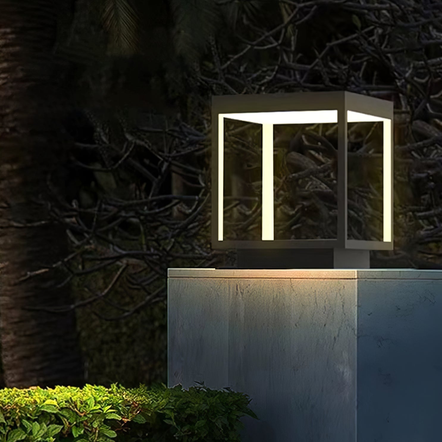 Borne extérieure LED cadre carré – ambiance chaleureuse jardin et terrasse