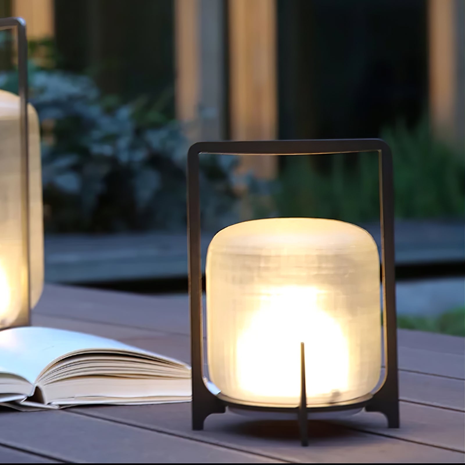 Lampe de table lanterne en inox – allumage automatique crépusculaire