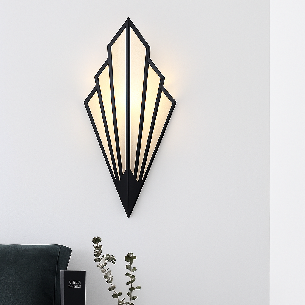 Applique murale triangulaire LED en métal coloré – design géométrique