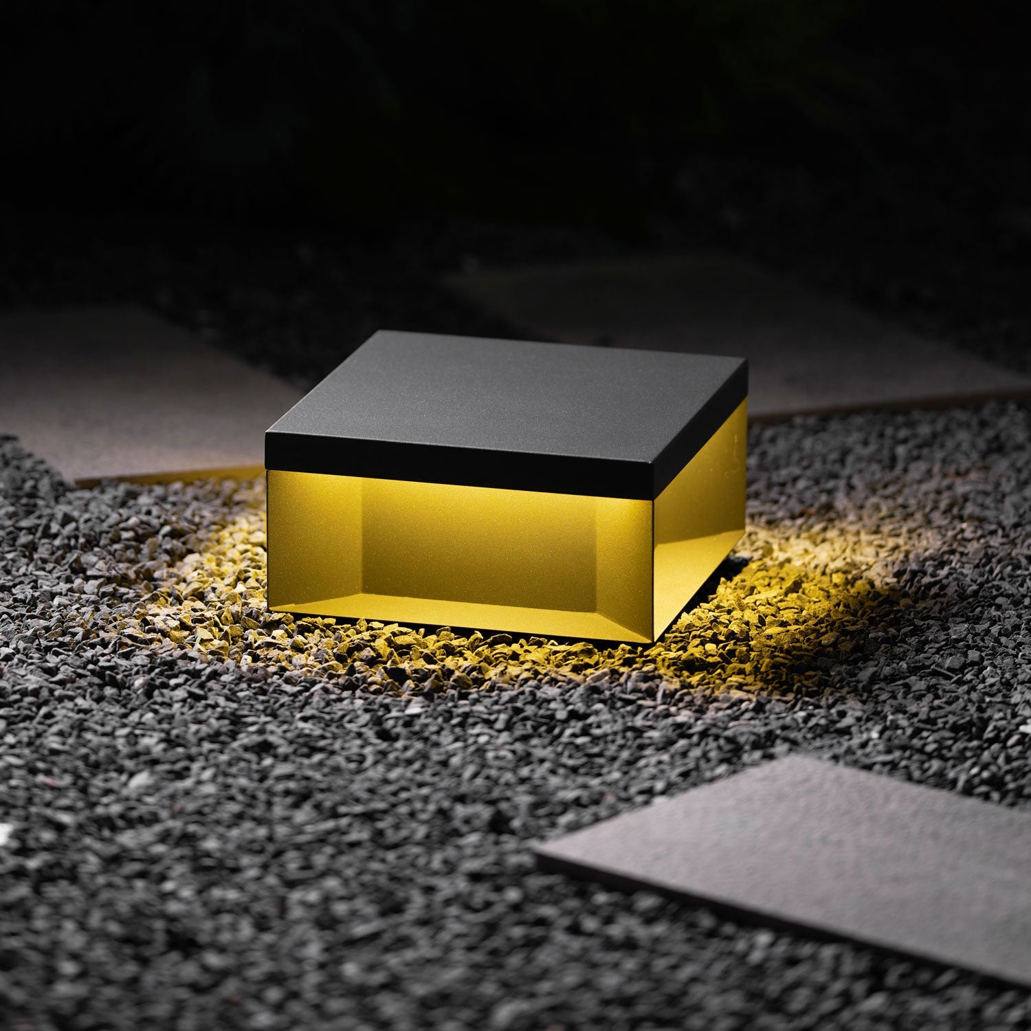 Borne de jardin LED en métal sablé – imperméable IP65, filaire ou solaire