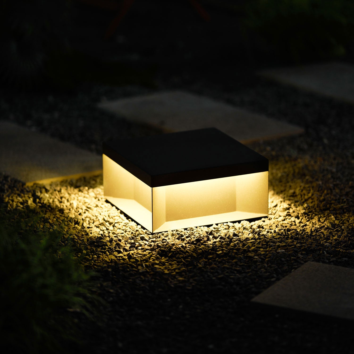 Borne de jardin LED en métal sablé – imperméable IP65, filaire ou solaire