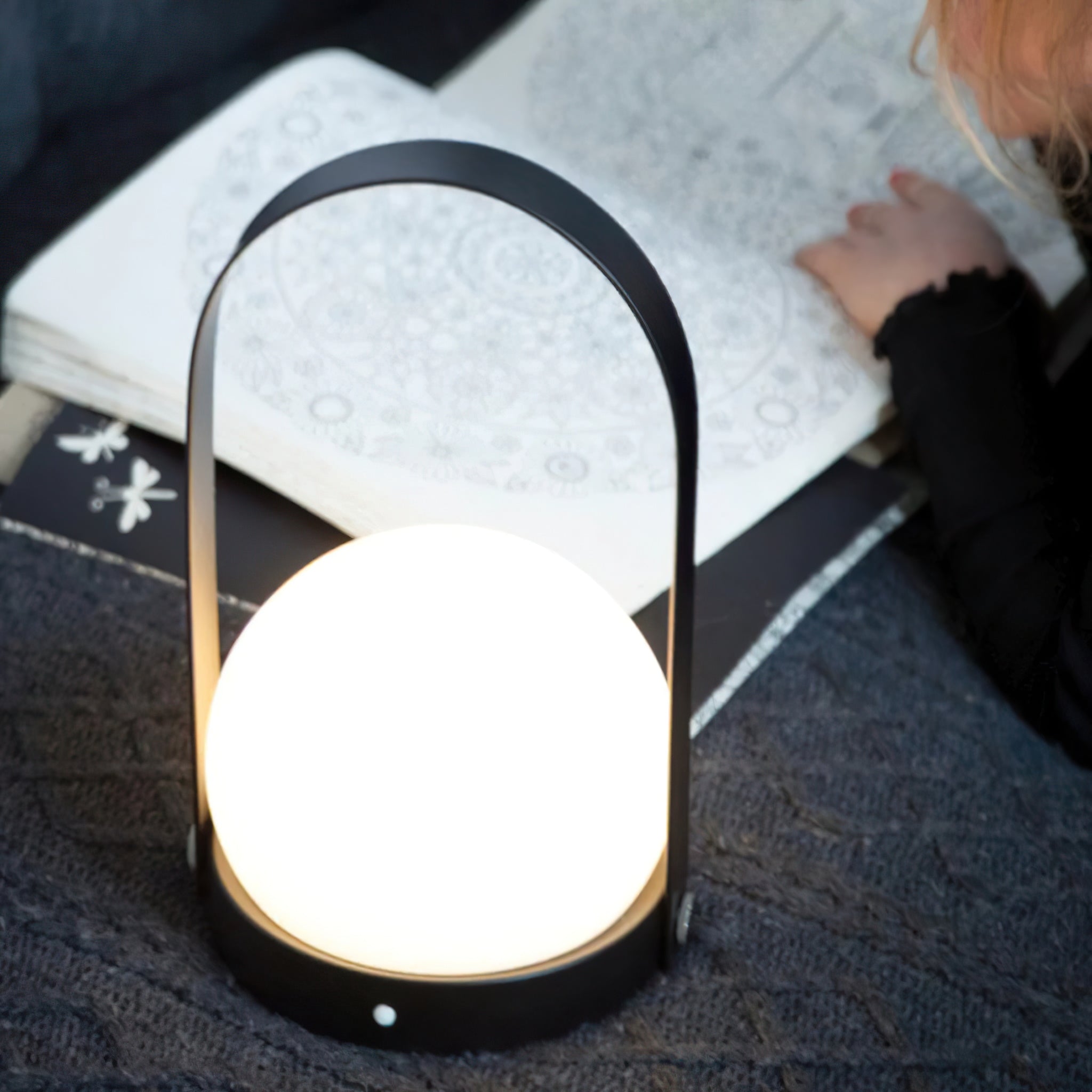 Lampe de table rechargeable sans fil Carrie – lumière chaude, nomade