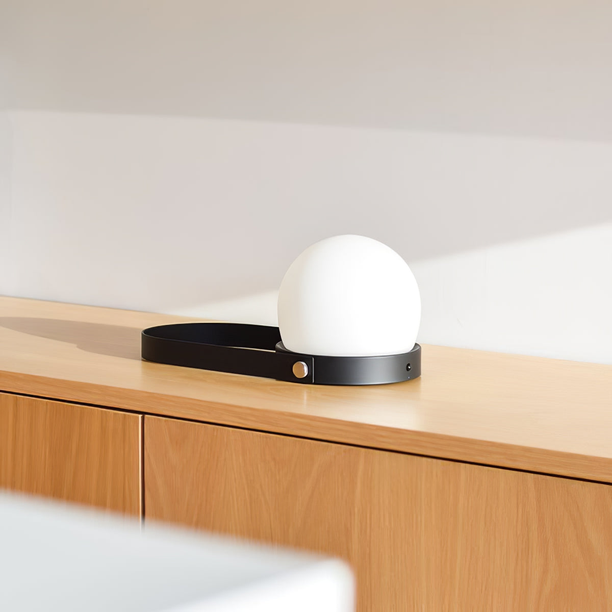 Lampe de table rechargeable sans fil Carrie – lumière chaude, nomade