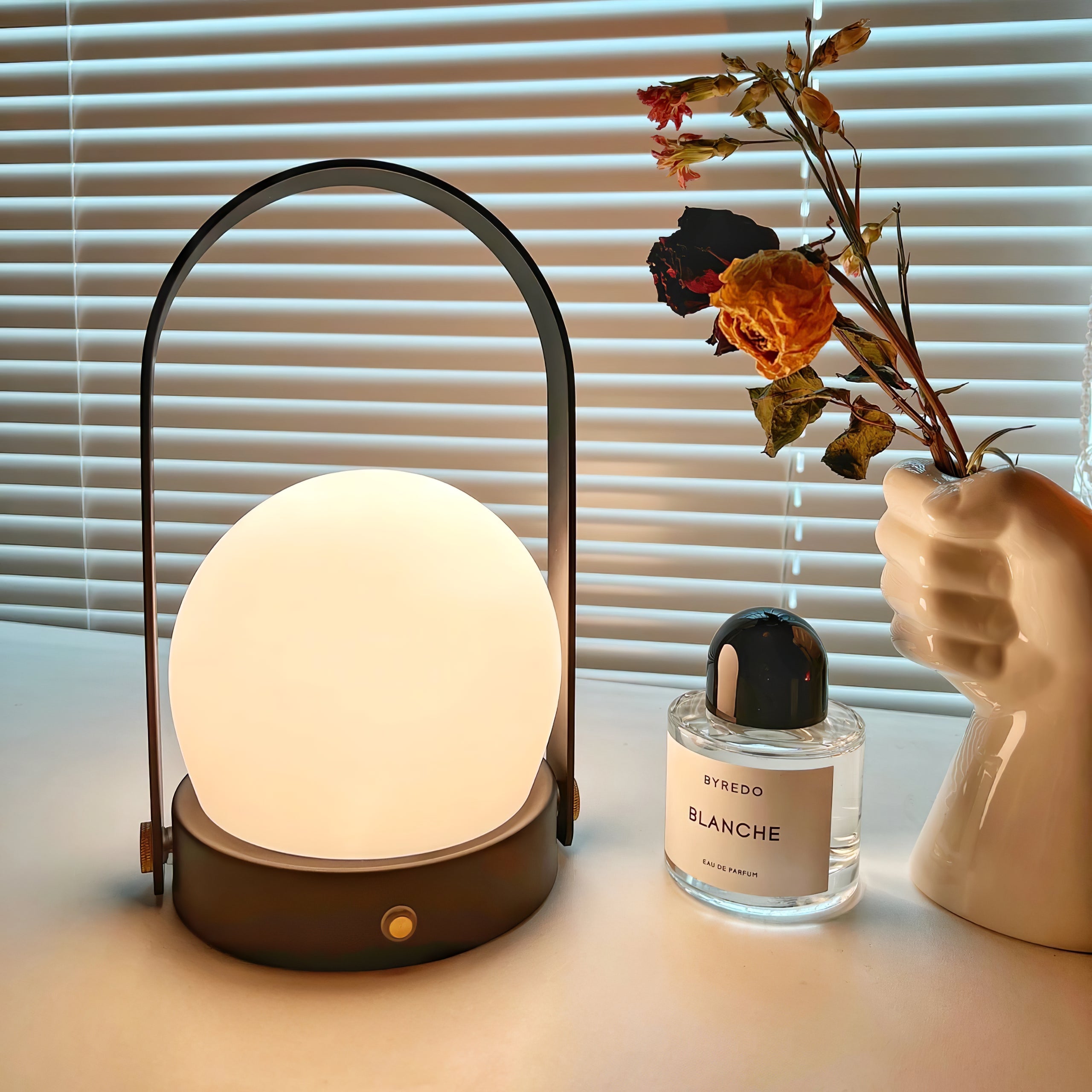 Lampe de table rechargeable sans fil Carrie – lumière chaude, nomade