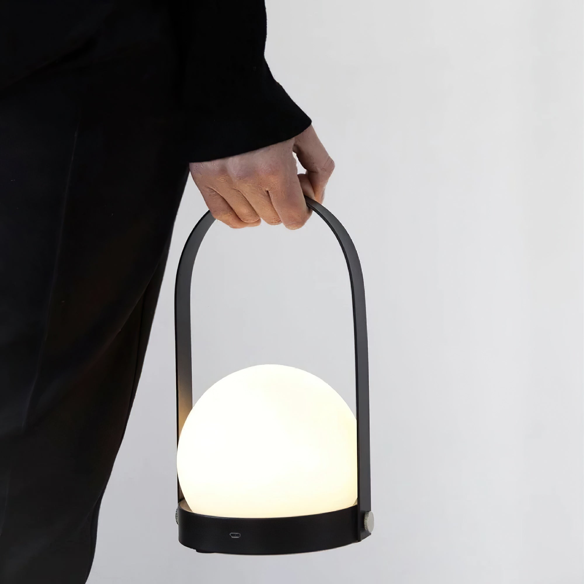 Lampe de table rechargeable sans fil Carrie – lumière chaude, nomade