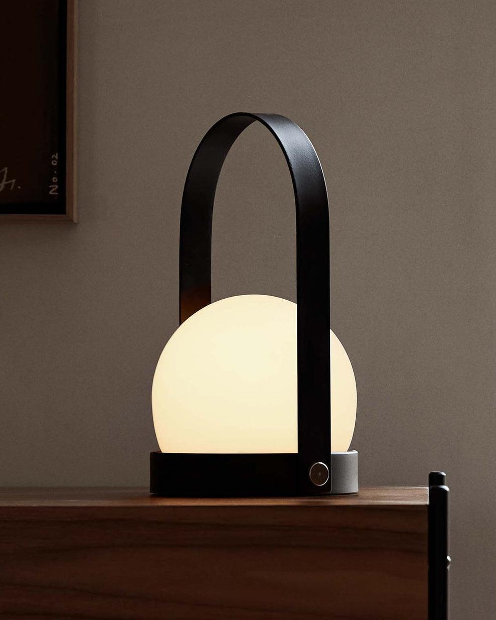 Lampe de table rechargeable sans fil Carrie – lumière chaude, nomade