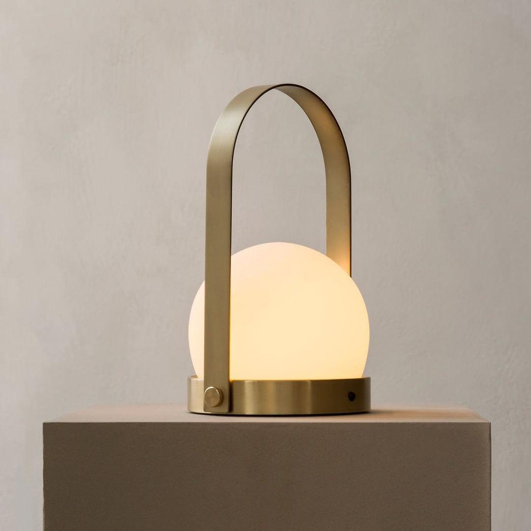 Lampe de table rechargeable sans fil Carrie – lumière chaude, nomade