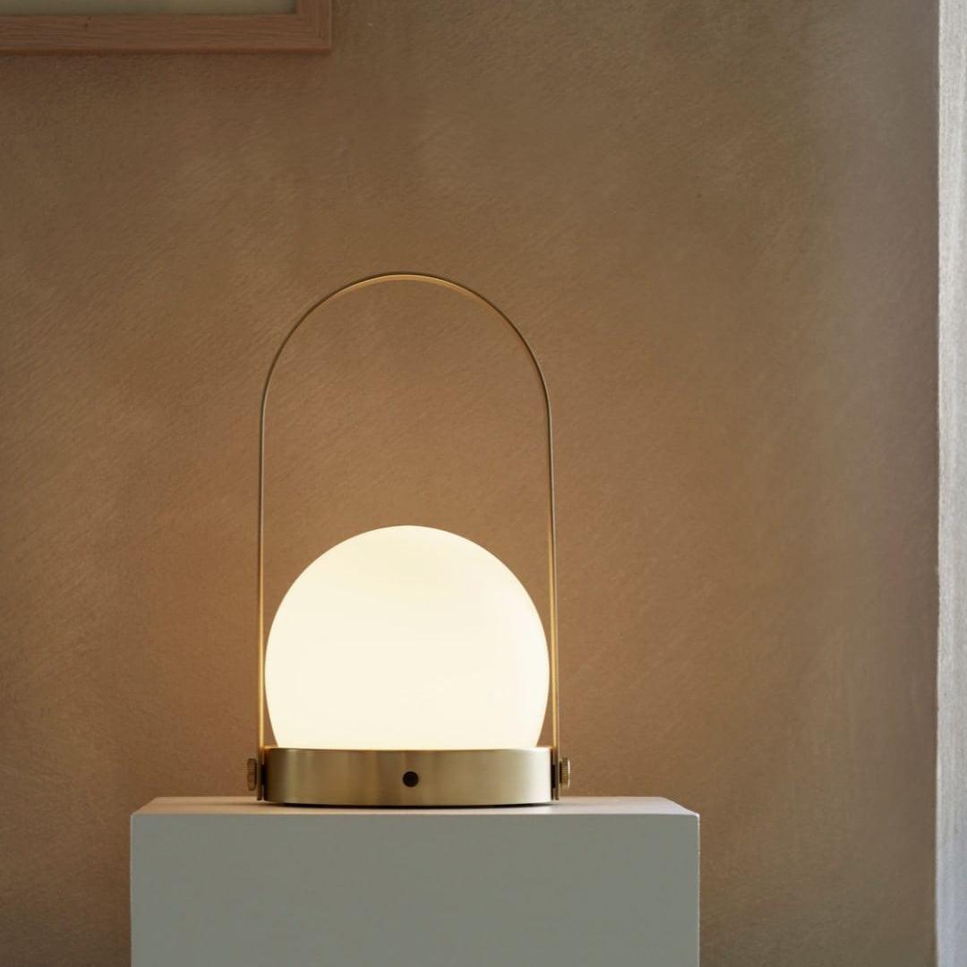Lampe de table rechargeable sans fil Carrie – lumière chaude, nomade