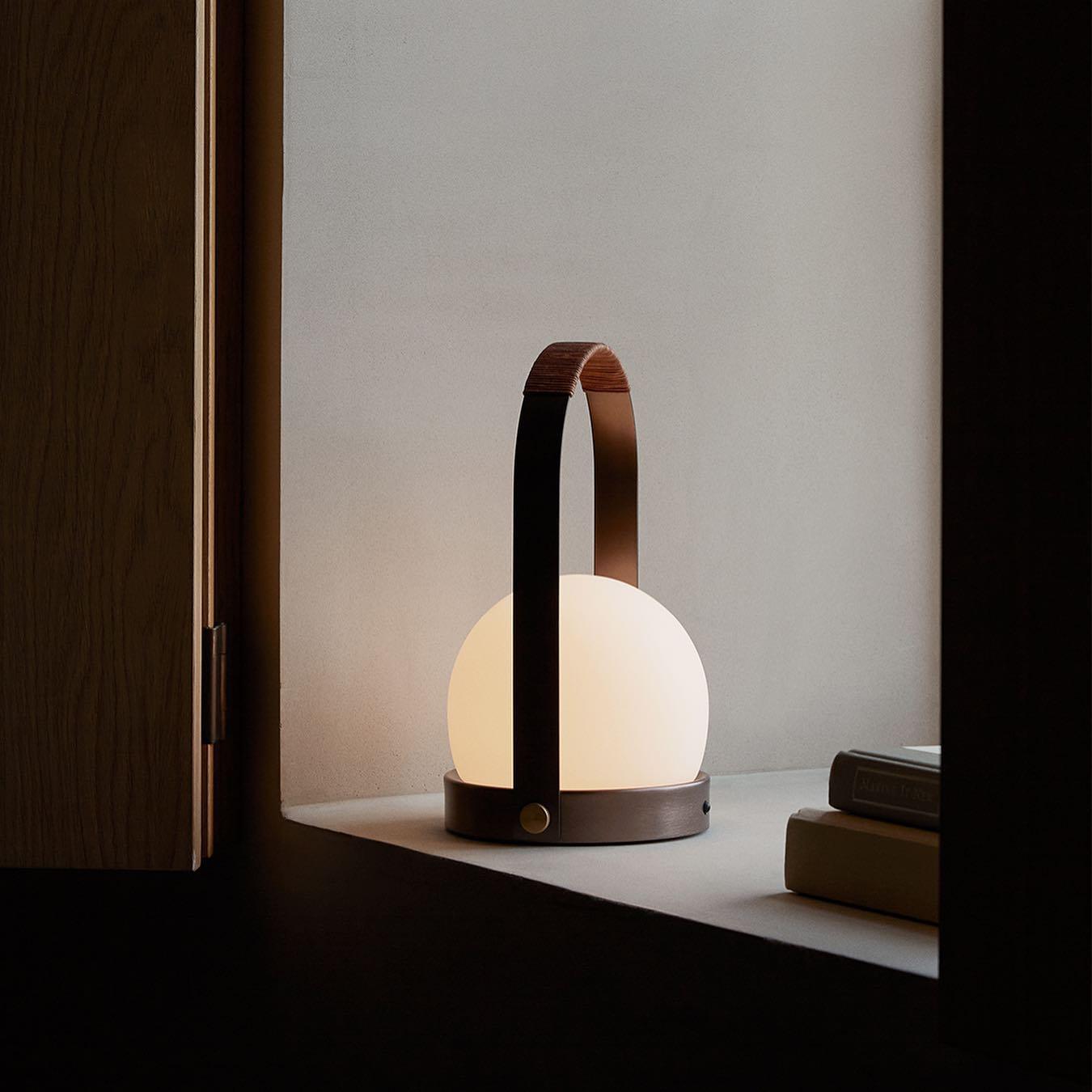Lampe de table rechargeable sans fil Carrie – lumière chaude, nomade