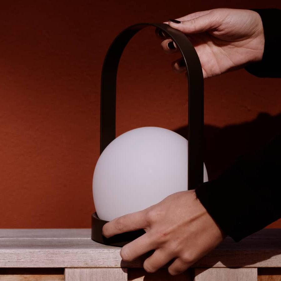 Lampe de table rechargeable sans fil Carrie – lumière chaude, nomade