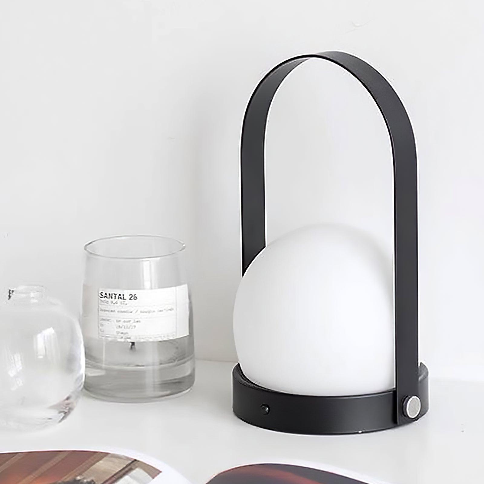 Lampe de table rechargeable sans fil Carrie – lumière chaude, nomade
