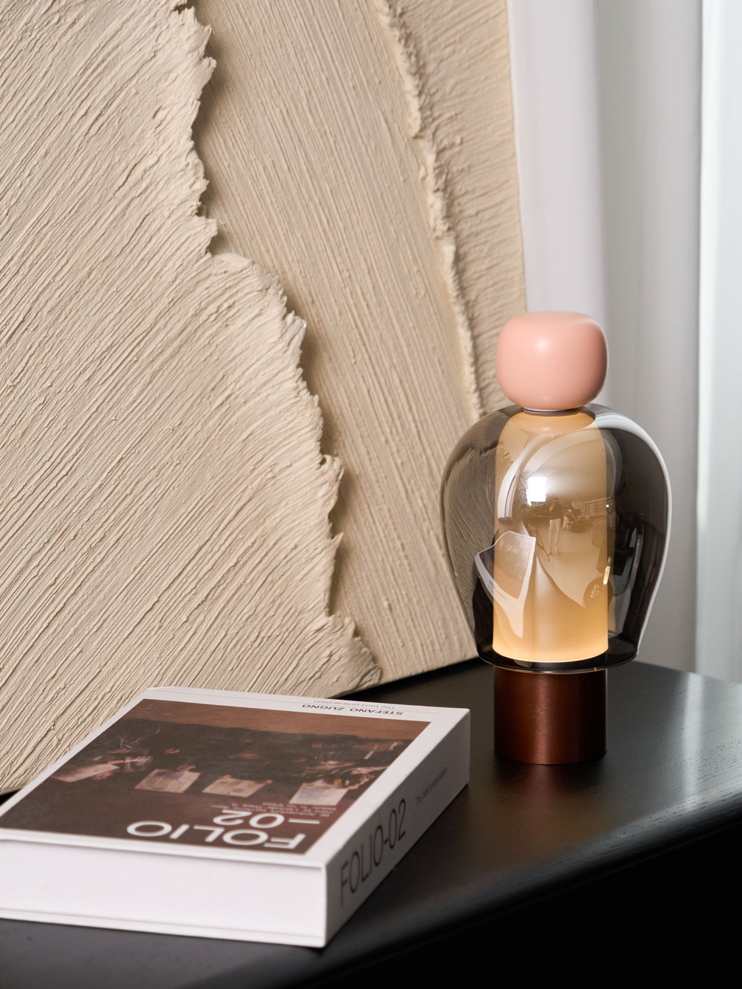 Lampe de table rechargeable en verre coloré Lumina Joy – design minimaliste