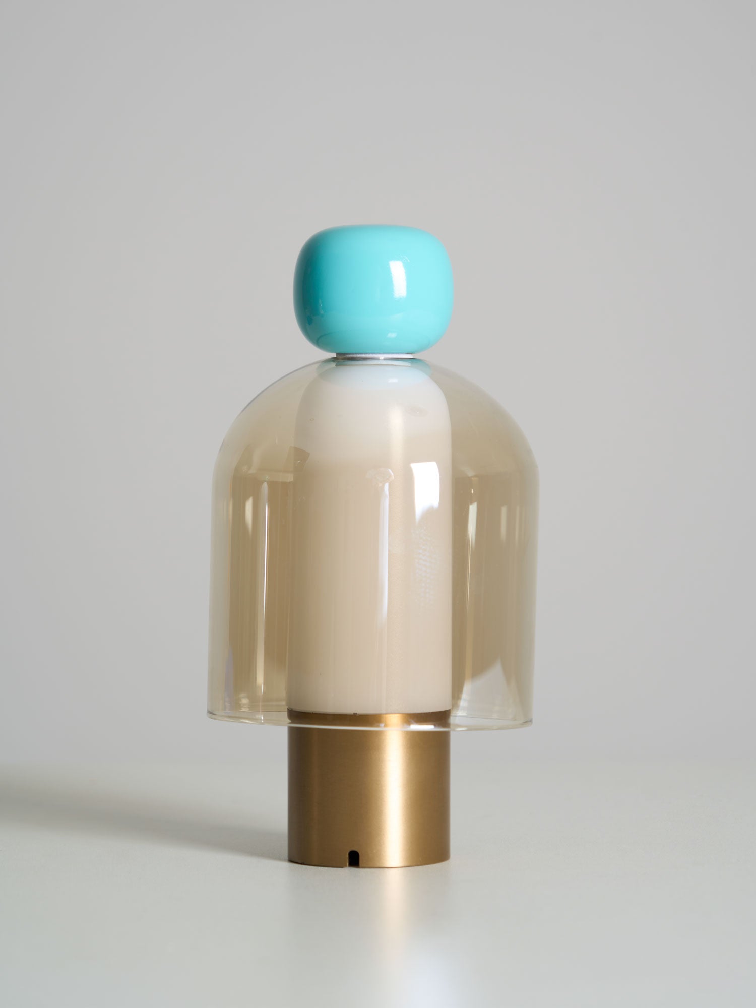 Lampe de table rechargeable en verre coloré Lumina Joy – design minimaliste