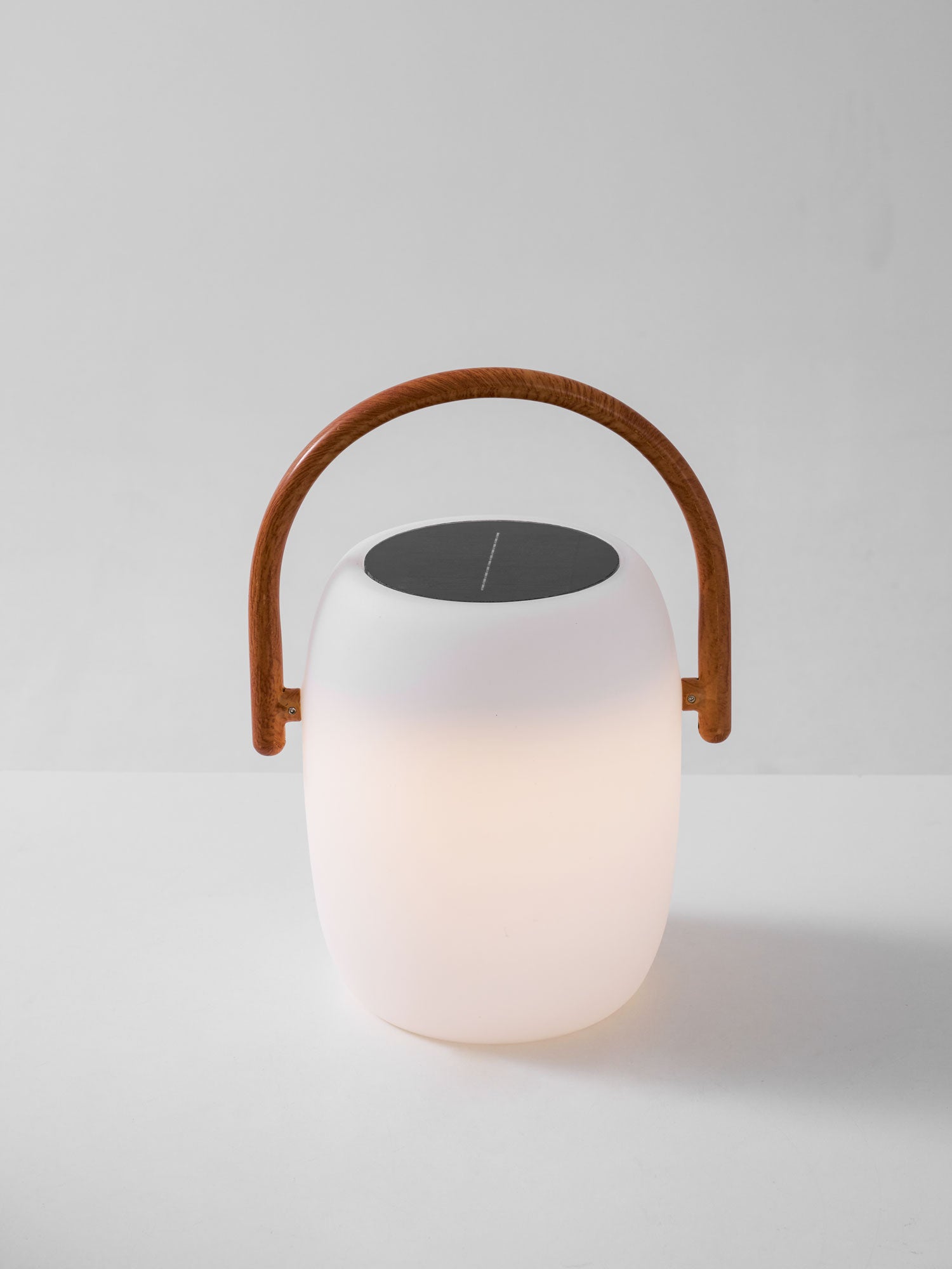 Lanterne solaire de jardin Noria – corps dépoli et poignée bois, portable