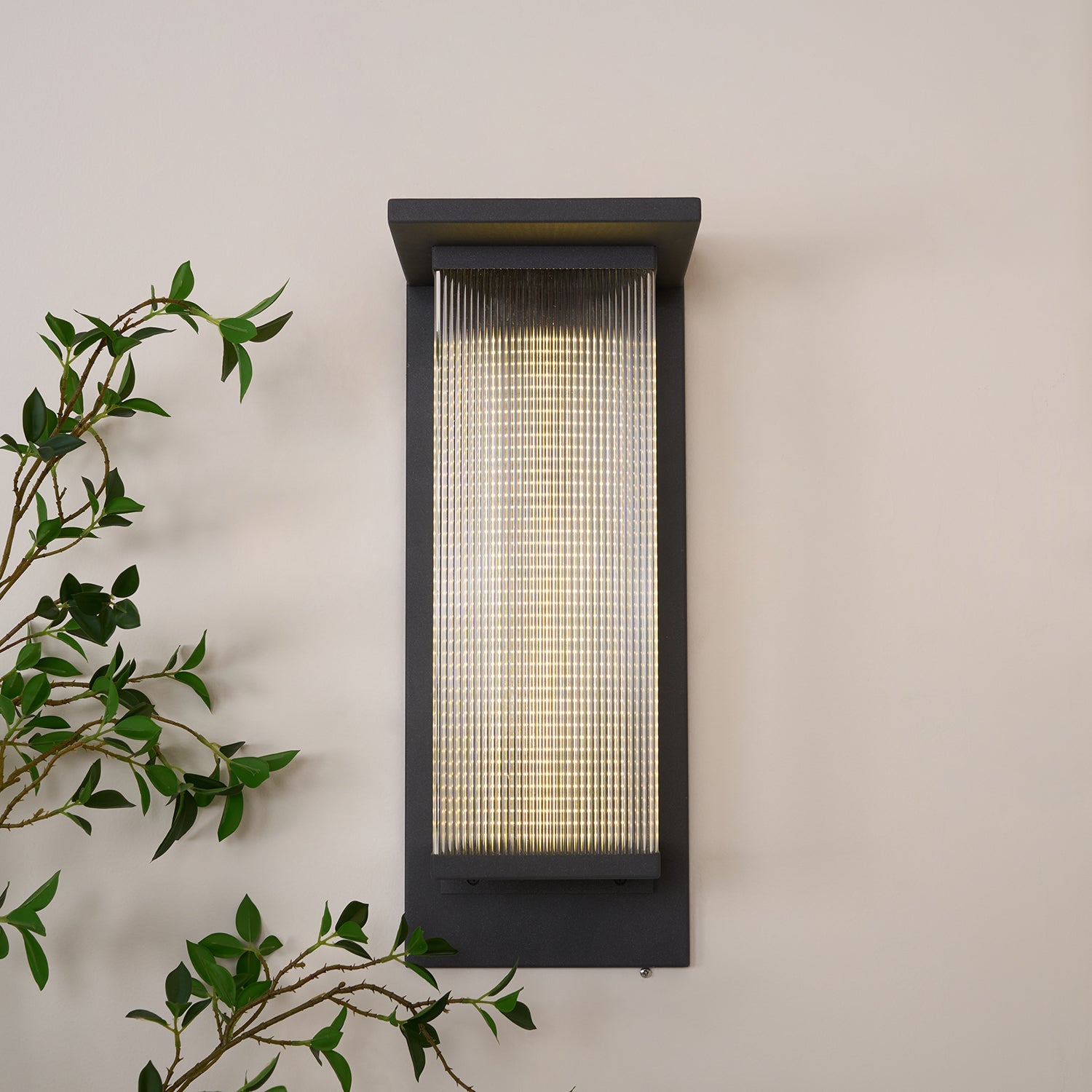 Applique murale solaire Oléron Box – design minimaliste français, sans câble