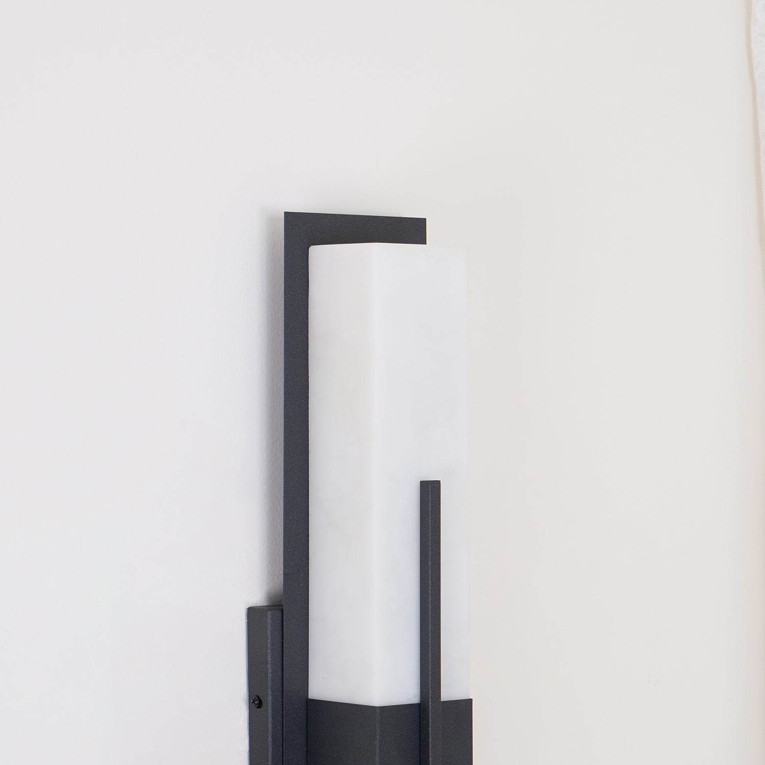 Applique murale extérieure en albâtre Possini – IP65, barre LED puissante