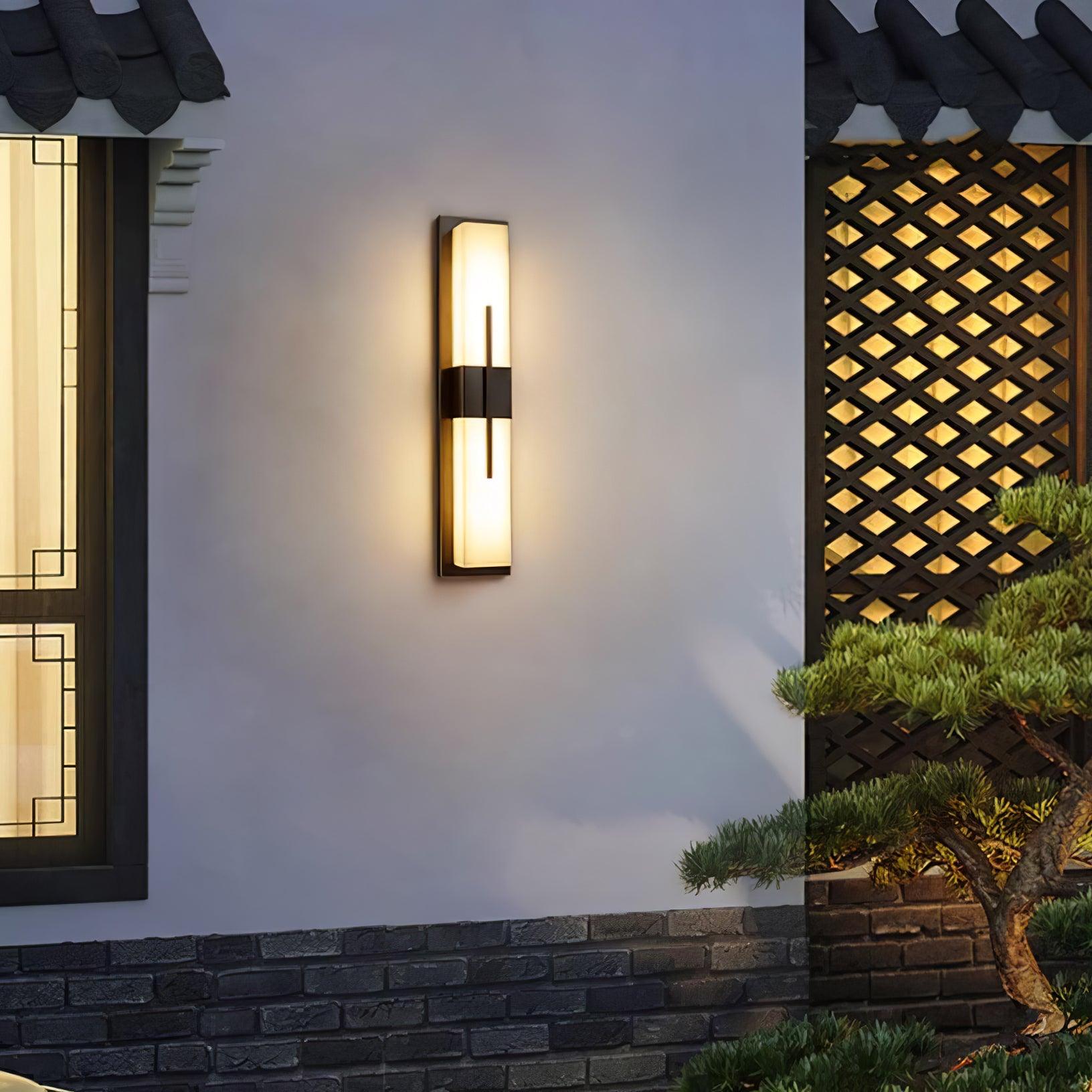 Applique murale extérieure en albâtre Possini – IP65, barre LED puissante