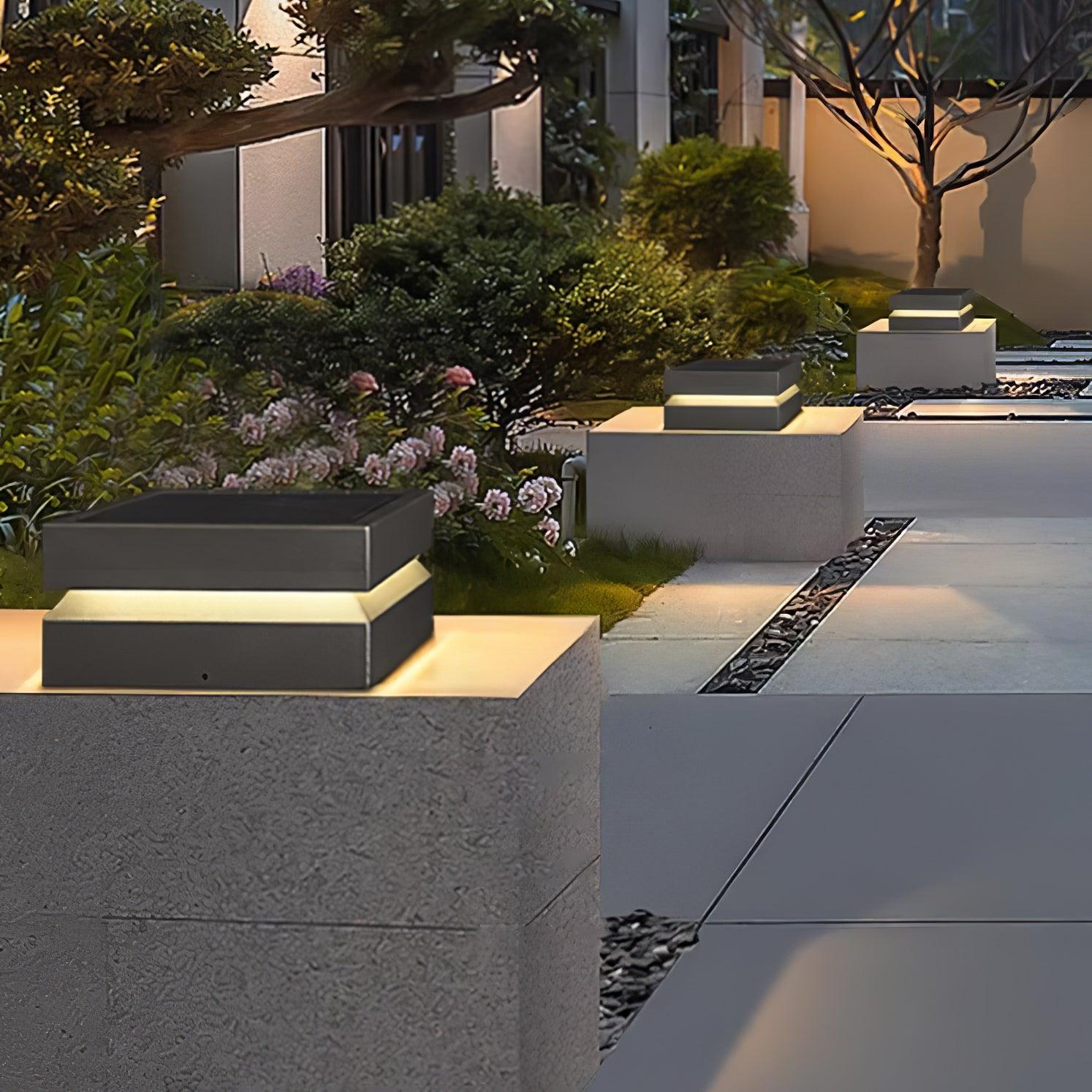 Borne extérieure LED carrée IP65 – résistante aux intempéries, jardin et allée