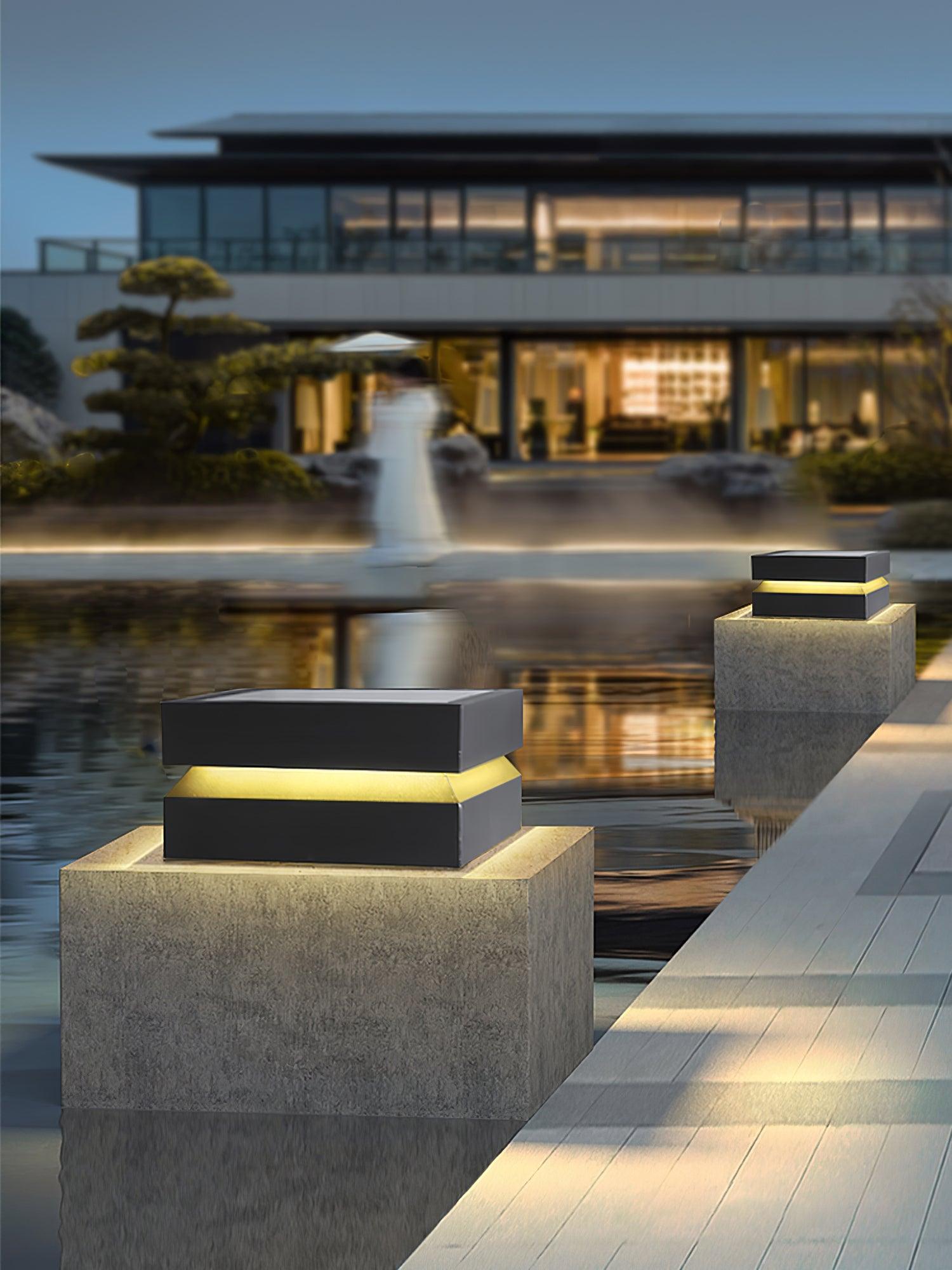 Borne extérieure LED carrée IP65 – résistante aux intempéries, jardin et allée