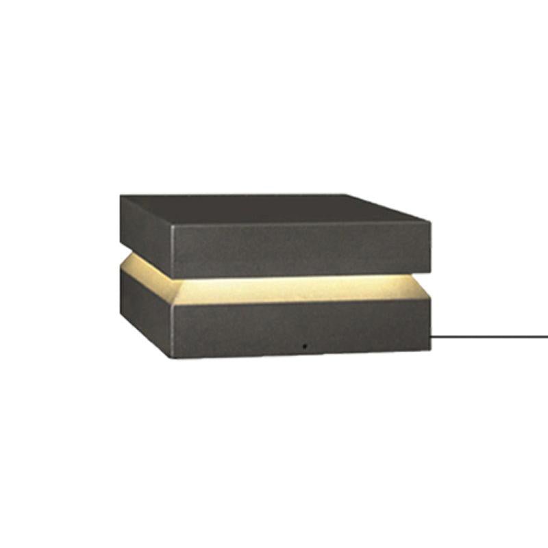 Borne extérieure LED carrée IP65 – résistante aux intempéries, jardin et allée