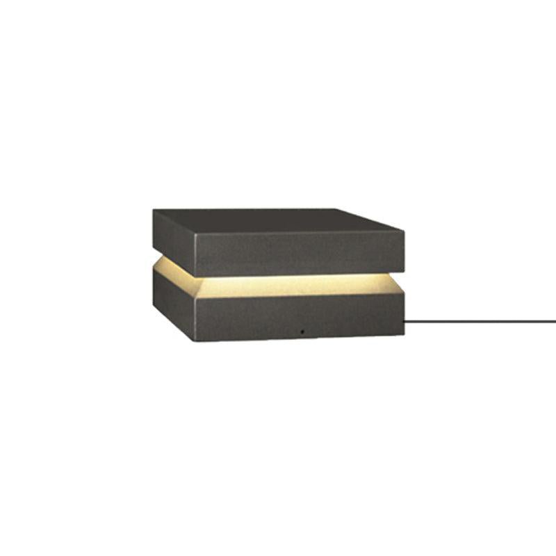 Borne extérieure LED carrée IP65 – résistante aux intempéries, jardin et allée