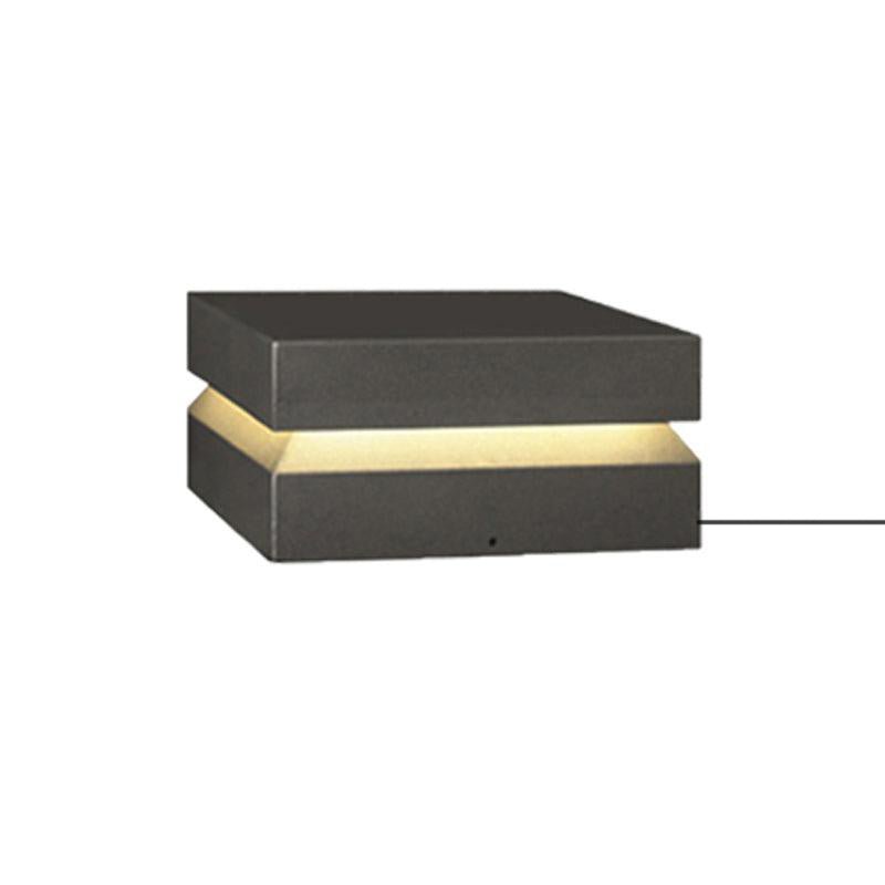 Borne extérieure LED carrée IP65 – résistante aux intempéries, jardin et allée