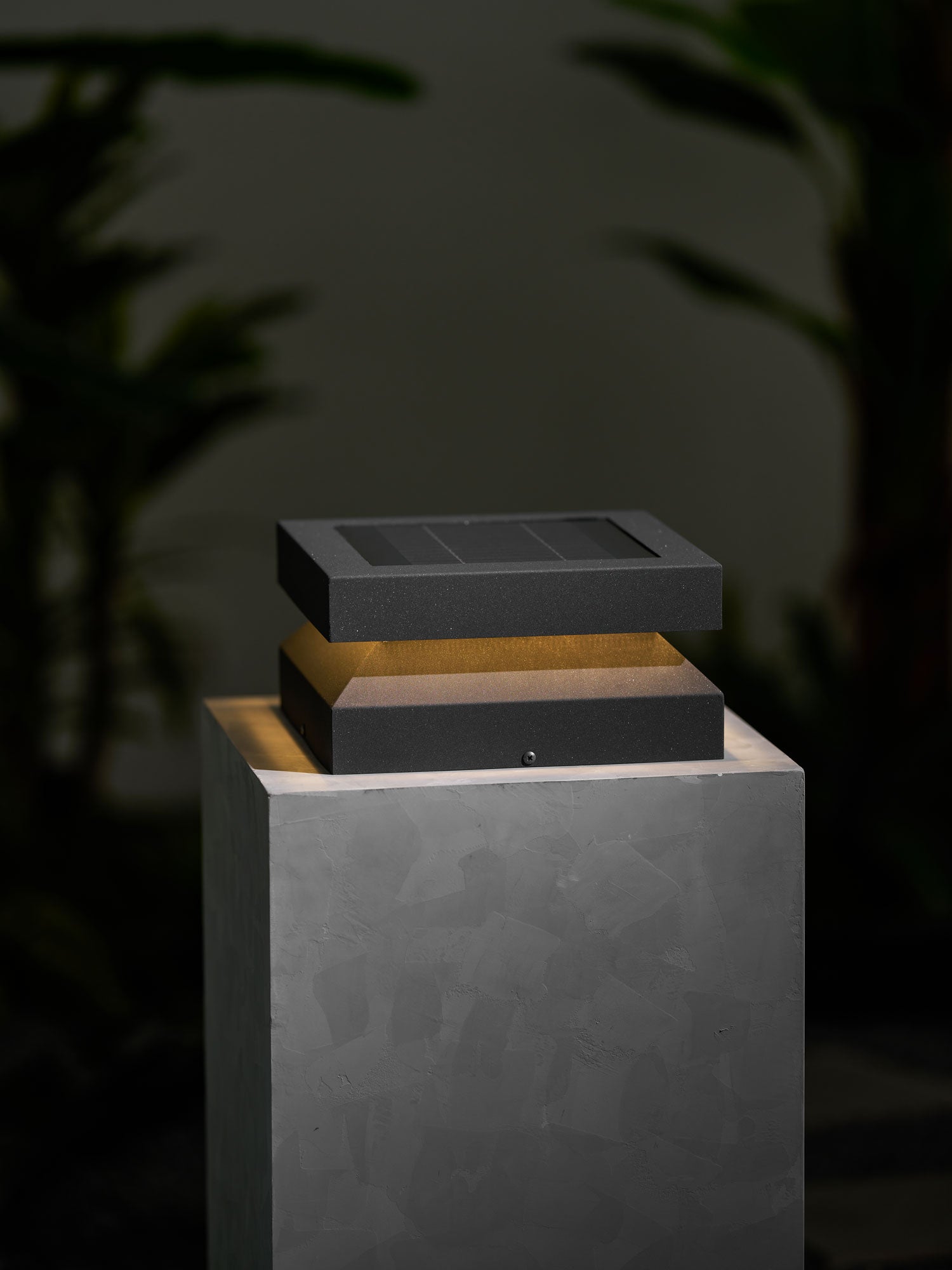 Borne extérieure LED carrée IP65 – résistante aux intempéries, jardin et allée