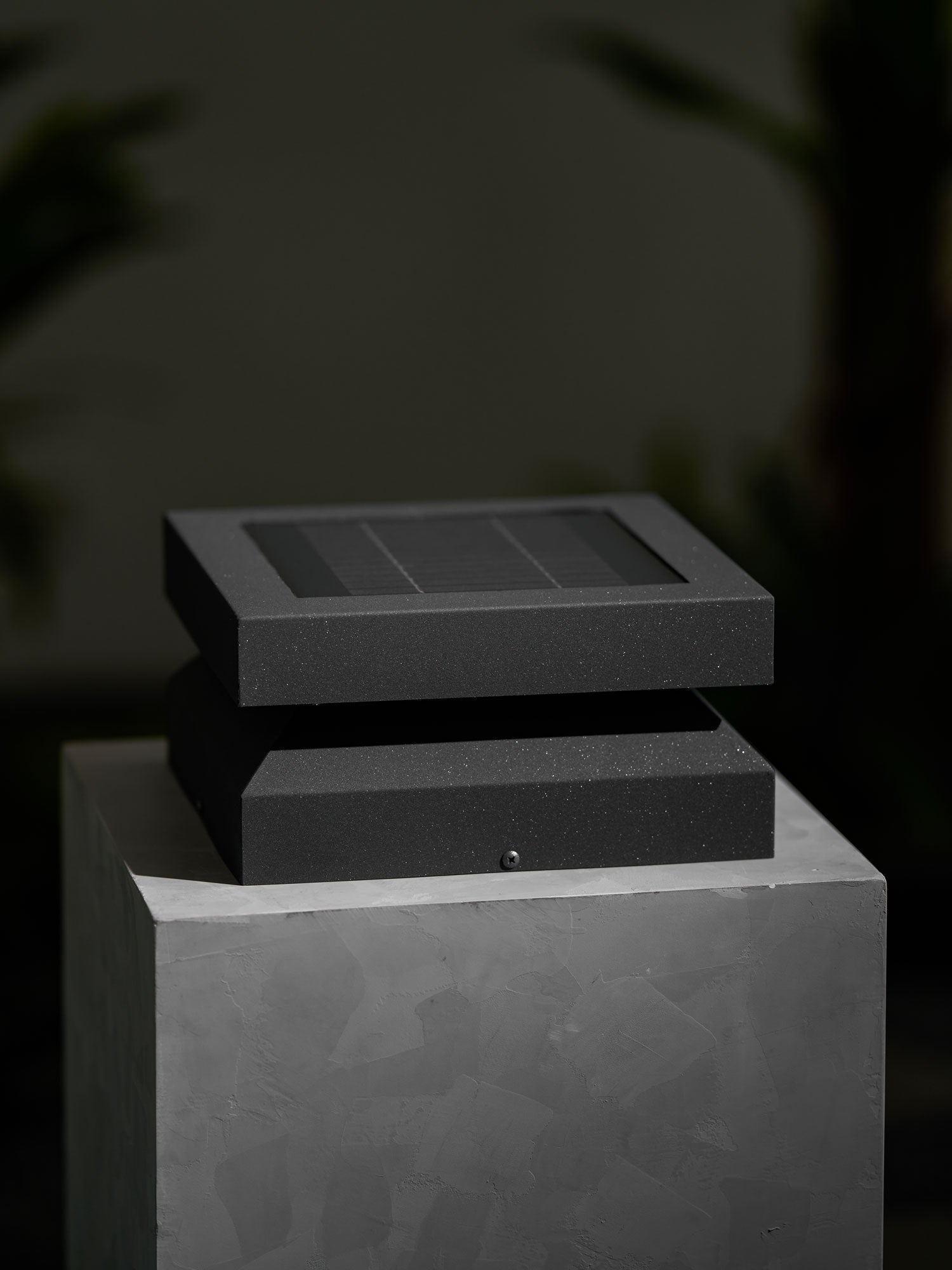 Borne extérieure LED carrée IP65 – résistante aux intempéries, jardin et allée