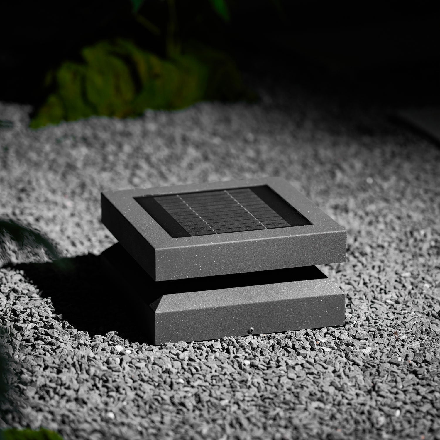 Borne extérieure LED carrée IP65 – résistante aux intempéries, jardin et allée